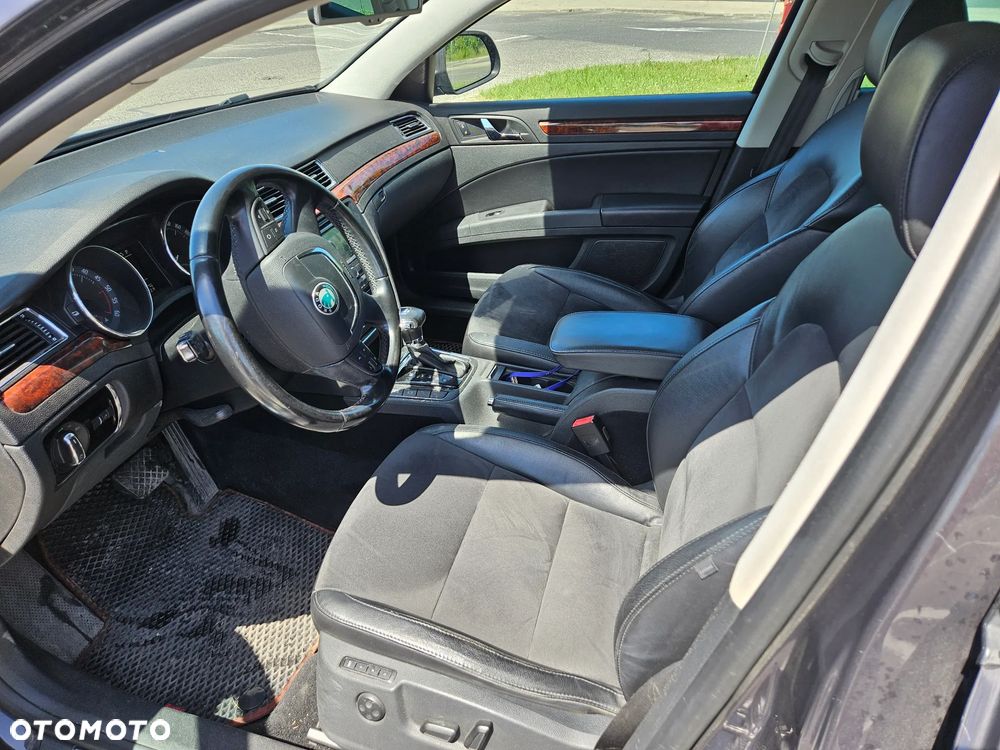 Skoda Superb 2.0 TDI Elegance DSG - 9