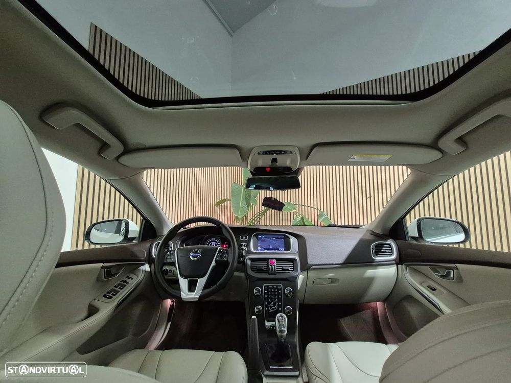 Volvo V40 1.6 D2 Momentum Eco - 10