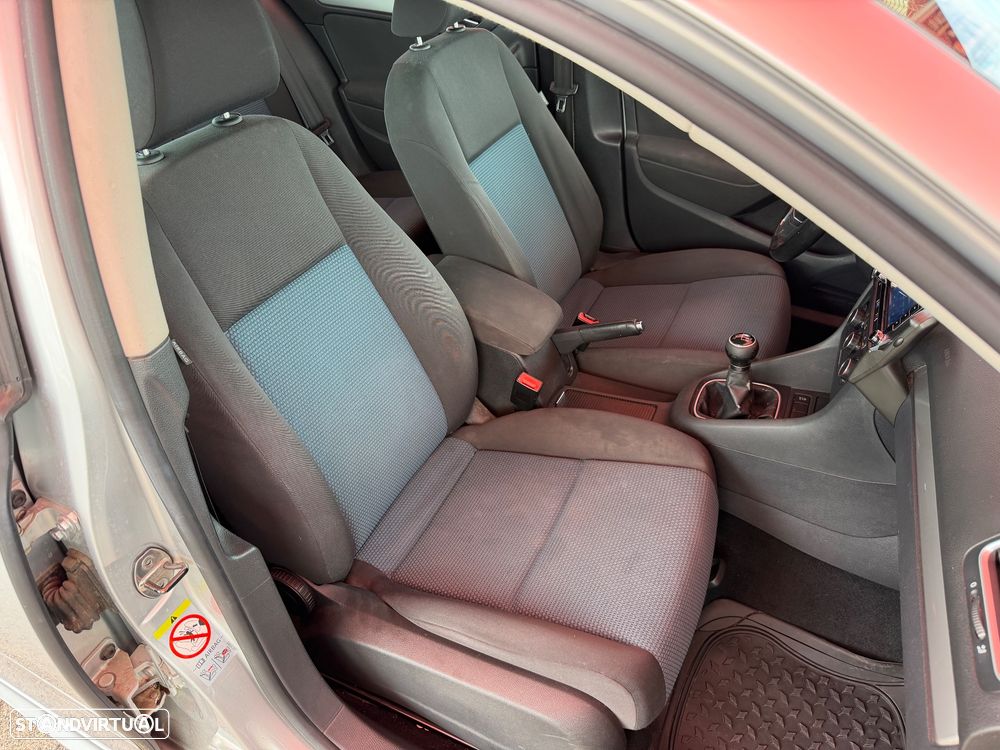 VW Golf 1.6 TDi Confortline - 17