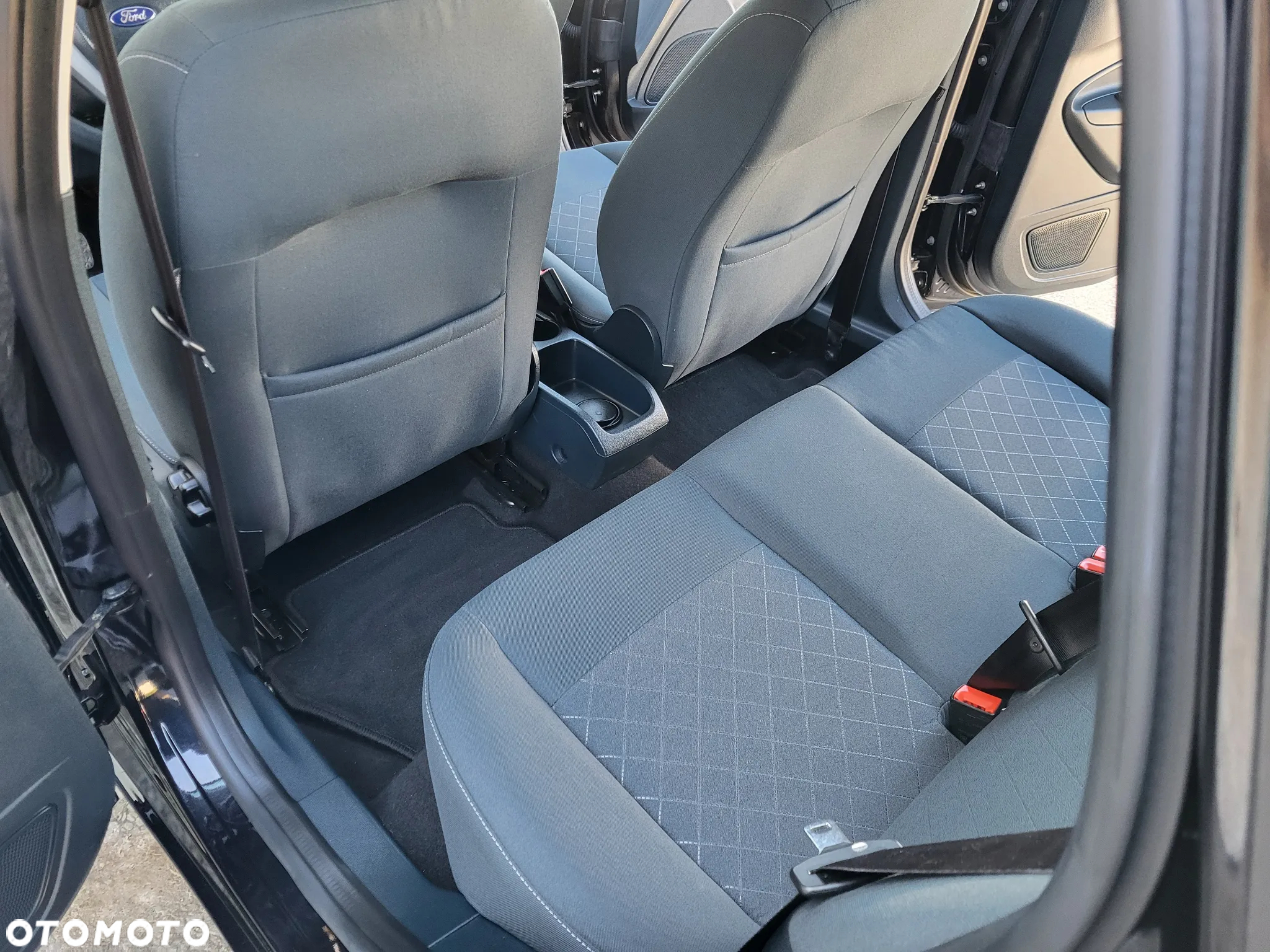 Ford Fiesta 1.25 Ghia - 24