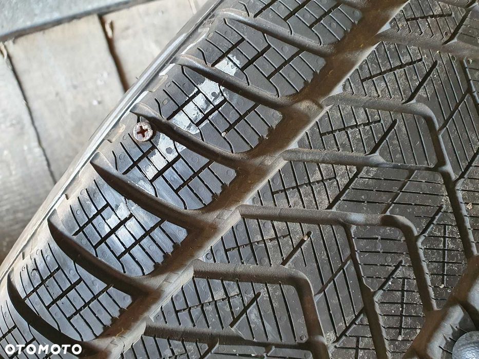 1x Opona zimowa 235/50/18 PIRELLI Scorpion Winter - 101V MO DEMO 8mm! - 4