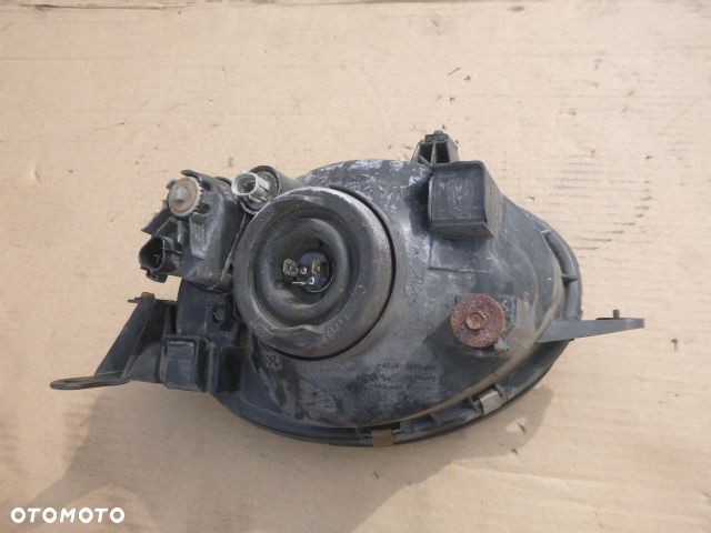 LAMPA PRAWY PRZÓD PRAWA PRZEDNIA TOYOTA COROLLA E11 - 3