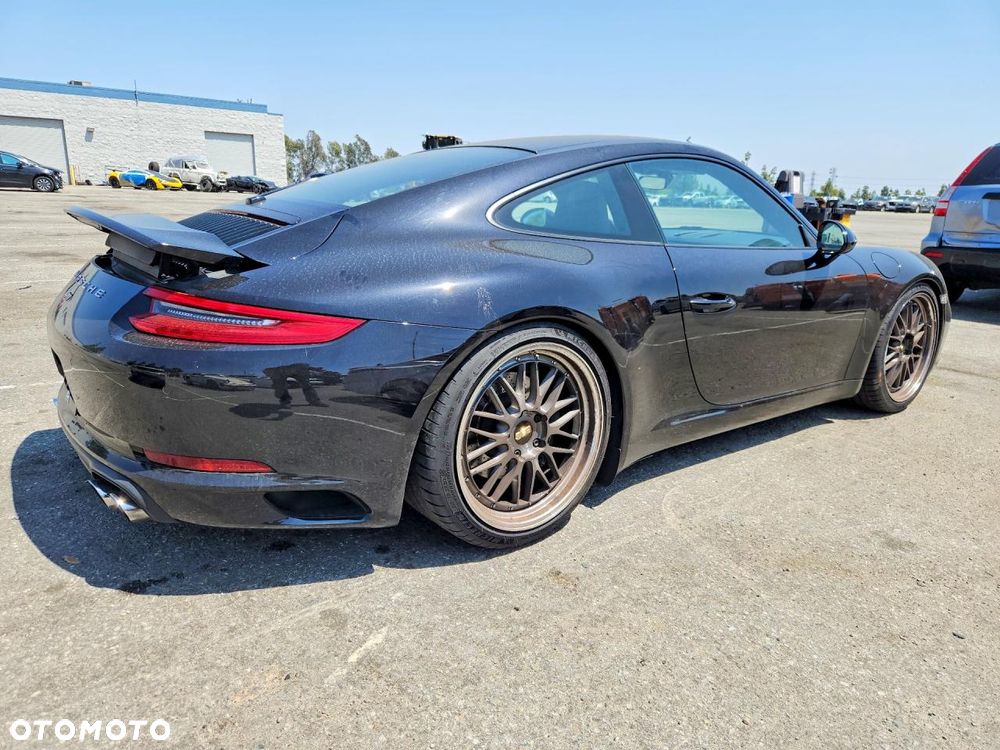 Porsche 911 - 4