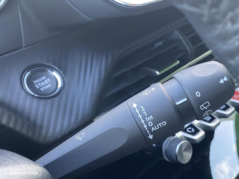 Peugeot e-2008 54 kWh Allure - 16