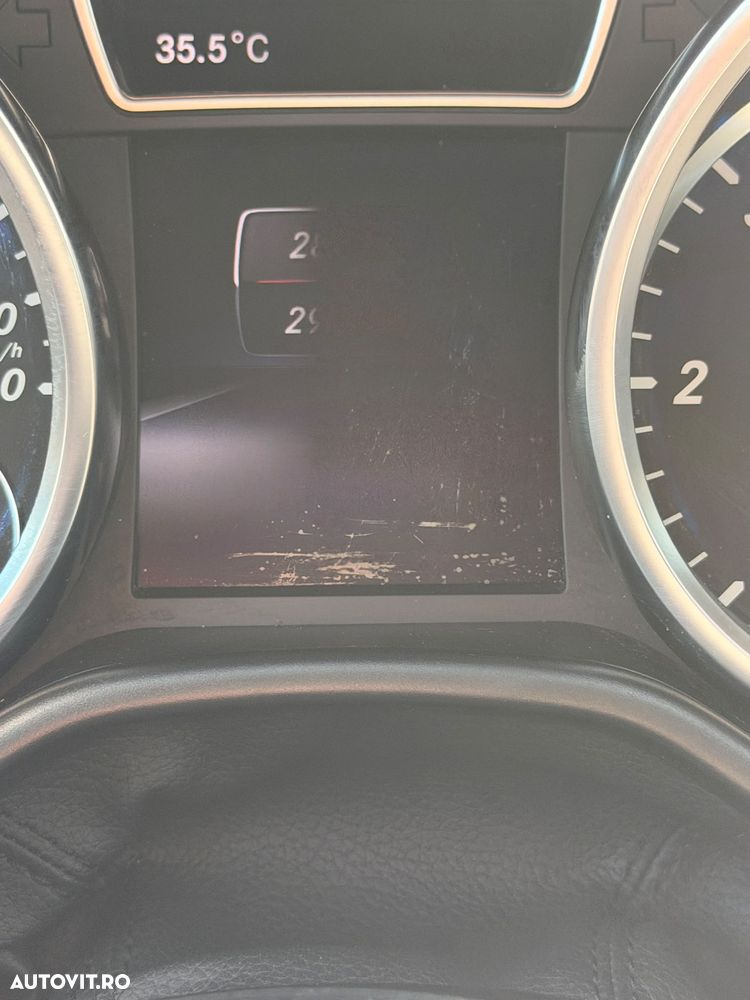 Mercedes-Benz ML 350 BlueTEC 4MATIC Aut - 27