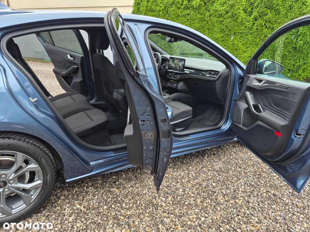 Ford Focus 1.0 EcoBoost Hybrid ST-LINE - 17