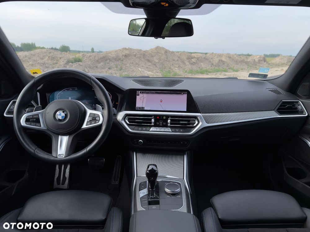 BMW Seria 3 320i xDrive M Sport - 9