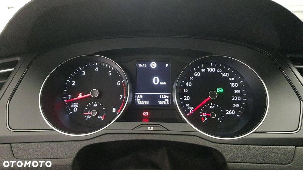 Volkswagen Passat - 20