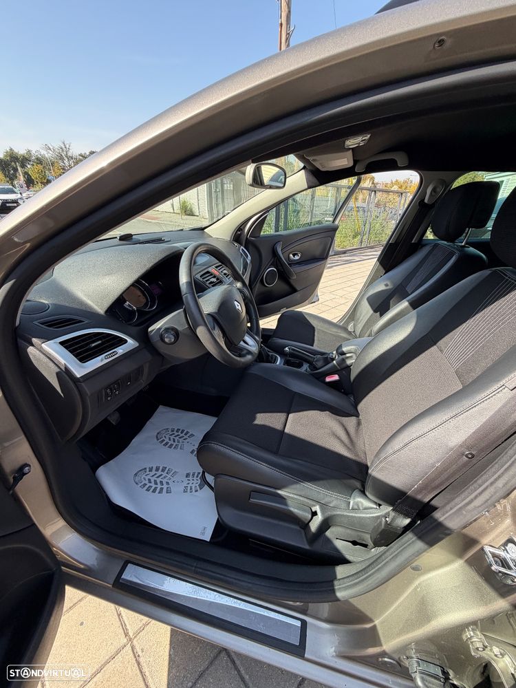 Renault Mégane Sport Tourer 1.5 dCi Dynamique CO2 Champion - 6