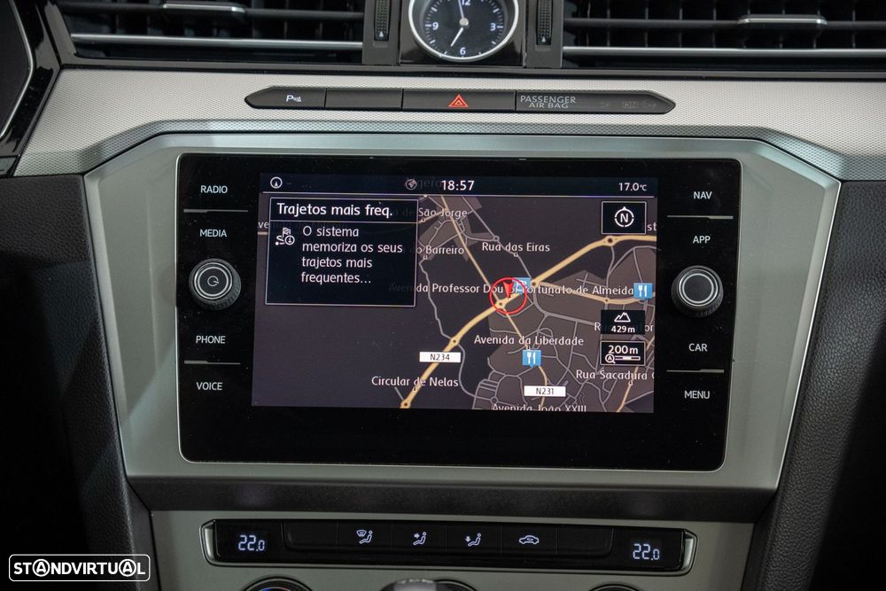 VW Passat Variant 2.0 TDi Confortline DSG - 29