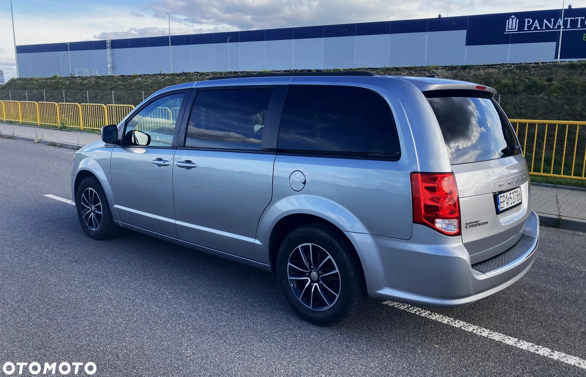 Dodge Grand Caravan - 8