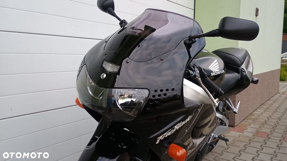 Honda CBR - 11