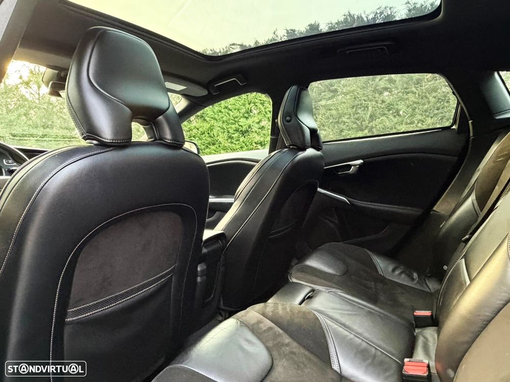 Volvo V40 D2 R Design - 24