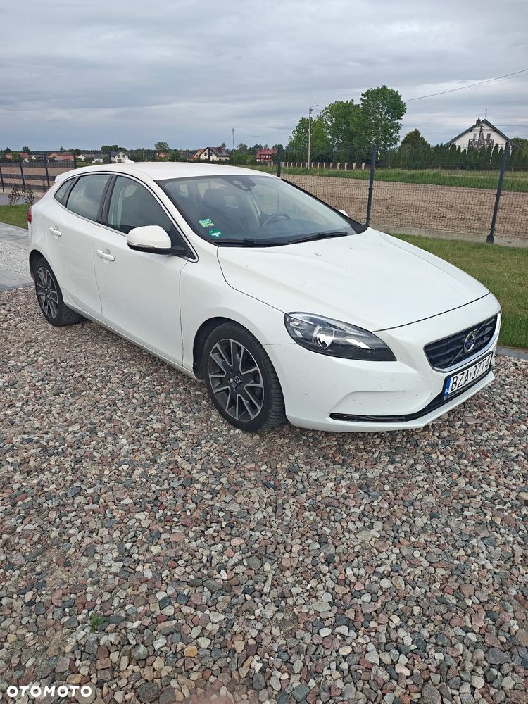 Volvo V40 D2 Momentum - 4
