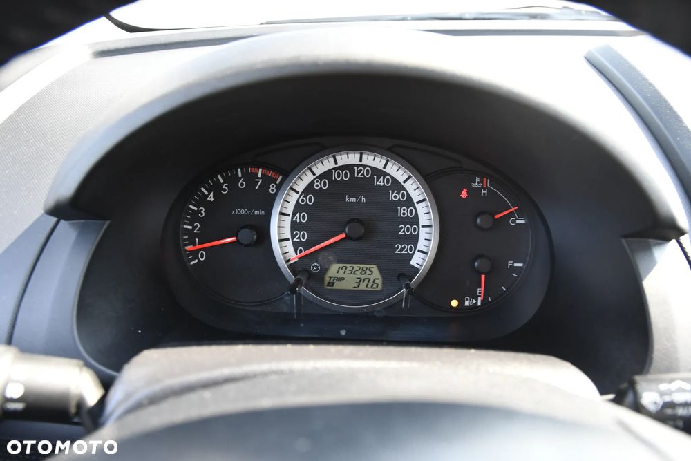Mazda 5 1.8 Exclusive + - 10