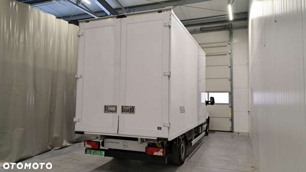 Mercedes-Benz Sprinter - 4