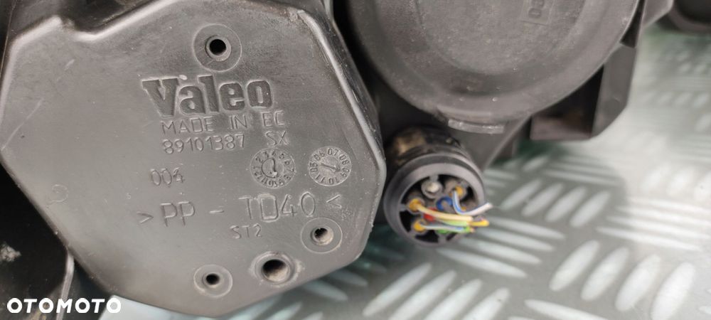 reflektor lampa prawy prawa lewa lewy przód przednia FIAT GRANDE PUNTO EURO - 8