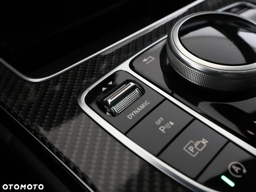 Mercedes-Benz Klasa C 300 9G-TRONIC AMG Line - 32