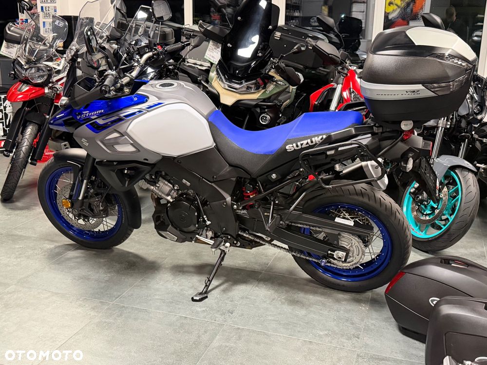 Suzuki V-STROM - 30
