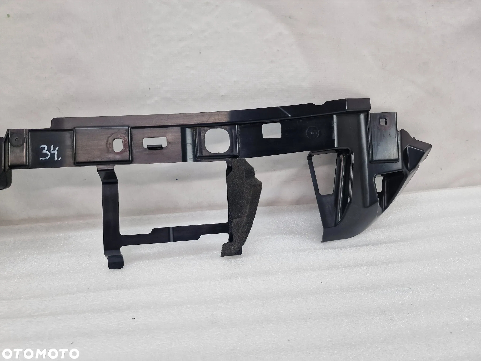 JAGUAR E-PACE / E PACE ŚLIZG / MOCOWANIE ZDERZAKA PRZEDNIEGO PRZÓD , NR J9C3-17640-A , NR AUKCJI WGN34 - 6