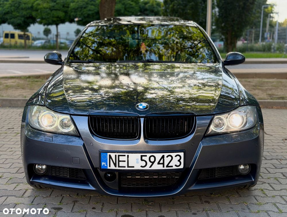 BMW Seria 3 330i - 32