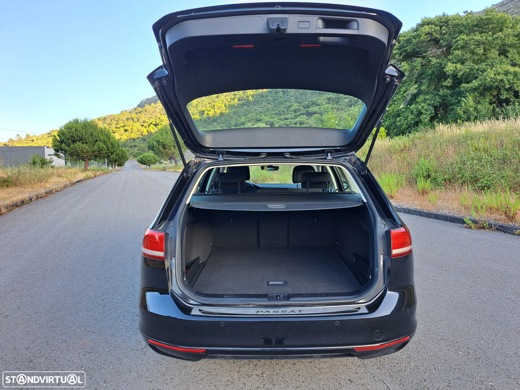 VW Passat Variant 1.6 TDI Highline - 32