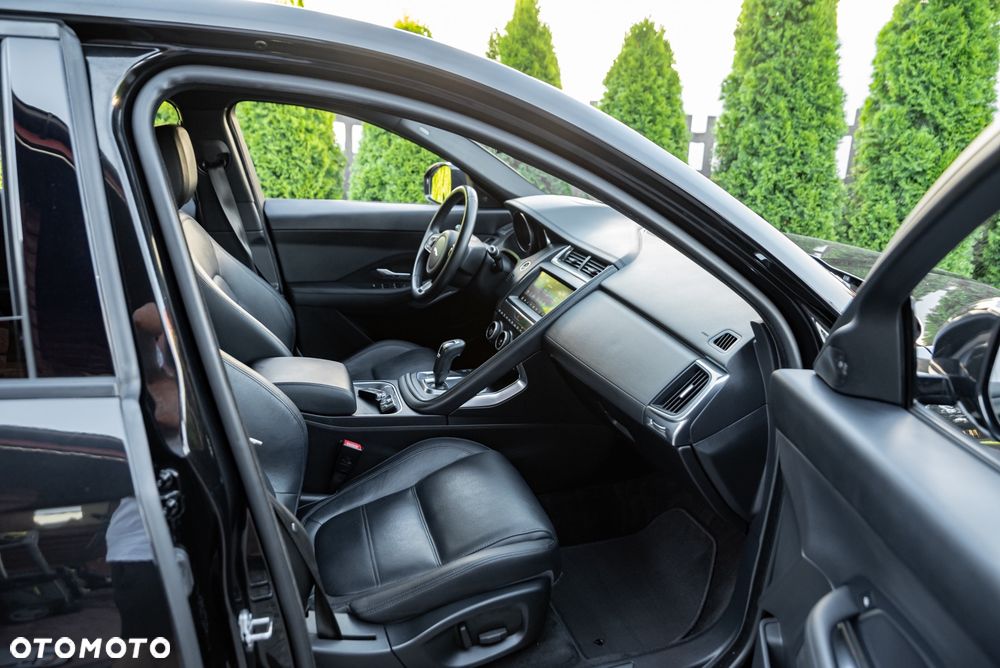 Jaguar E-Pace P250 AWD R-Dynamic - 26