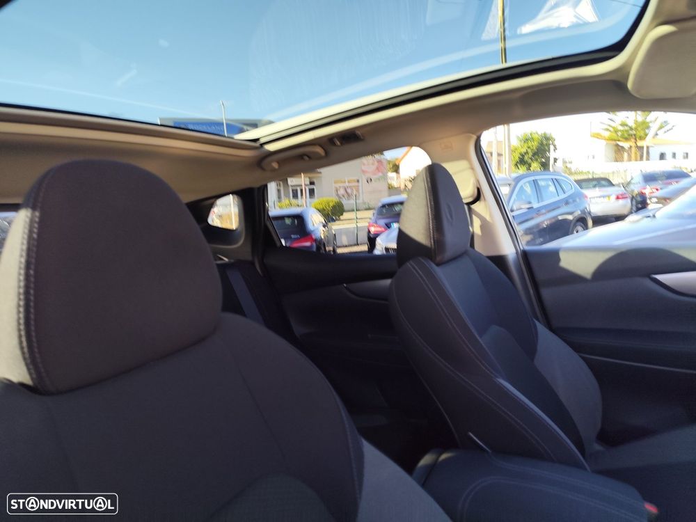 Nissan Qashqai 1.2 DIG-T Acenta Xtronic - 25