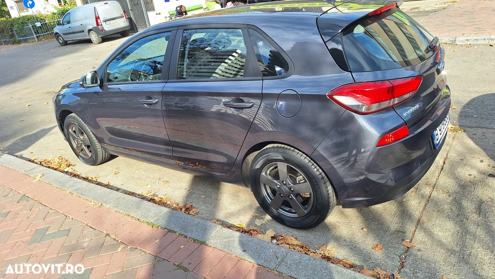 Hyundai i30 1.4 100CP 5DR M/T Comfort - 4