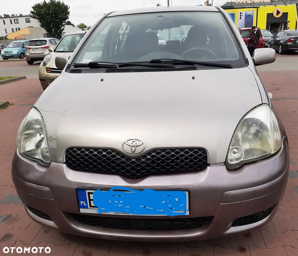 Toyota Yaris - 1