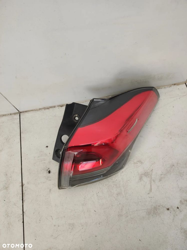 Lampa prawa tył tylna led Toyota RAV 4 IV lift - 2