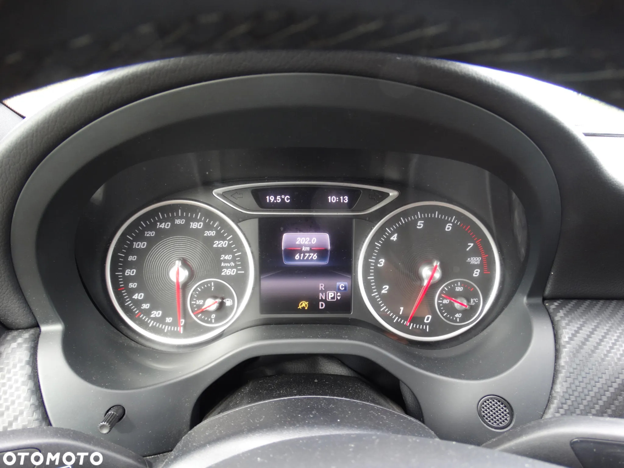 Mercedes-Benz GLA 200 7G-DCT - 15