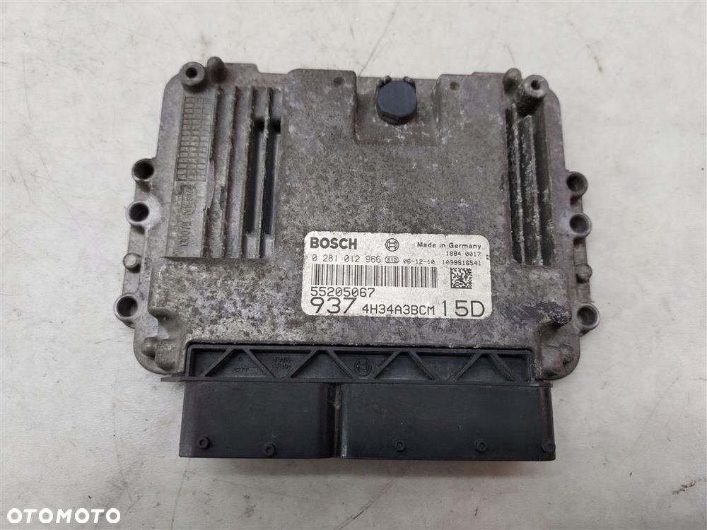 Komputer sterownik silnika Alfa Romeo GT 1,9 JTD 145 KM  2003-2010 55205067 0281012966 - 1
