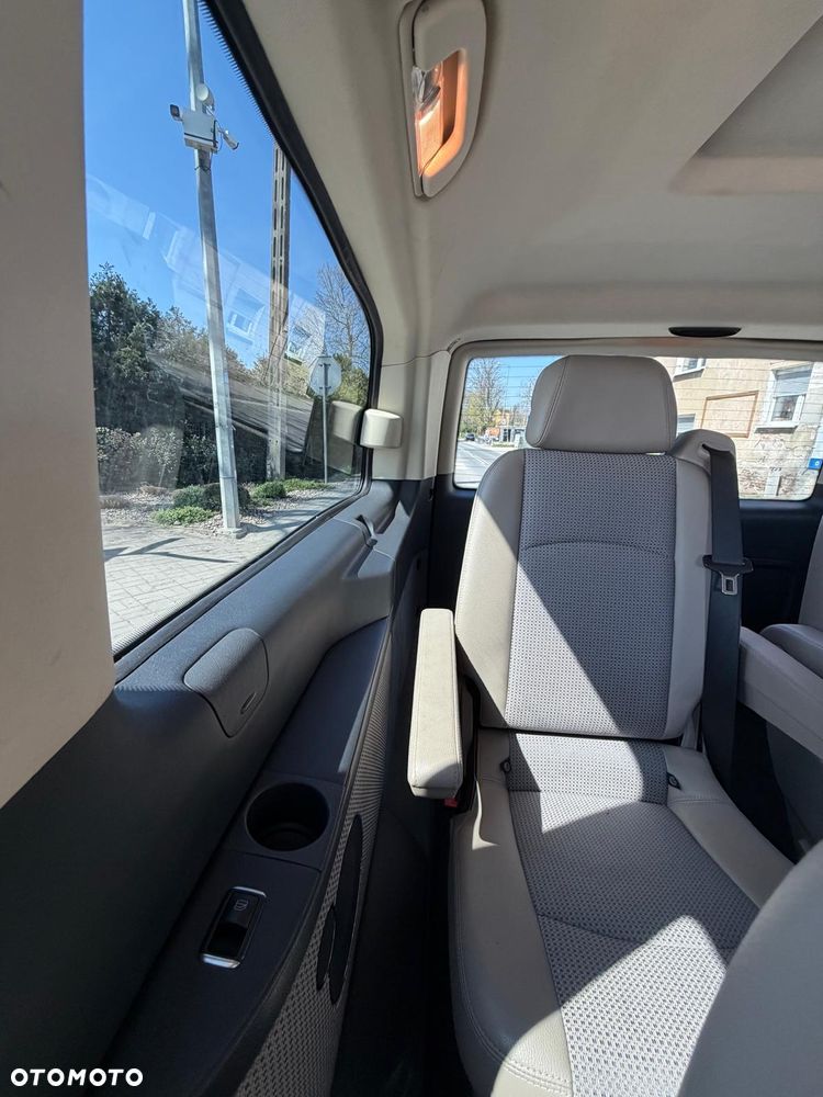 Mercedes-Benz Viano - 12
