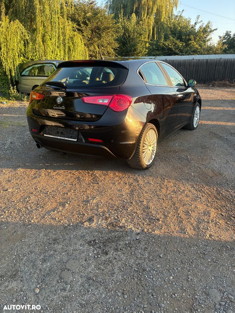Alfa Romeo Giulietta 1.4 M-Air TCT Distinctive - 6