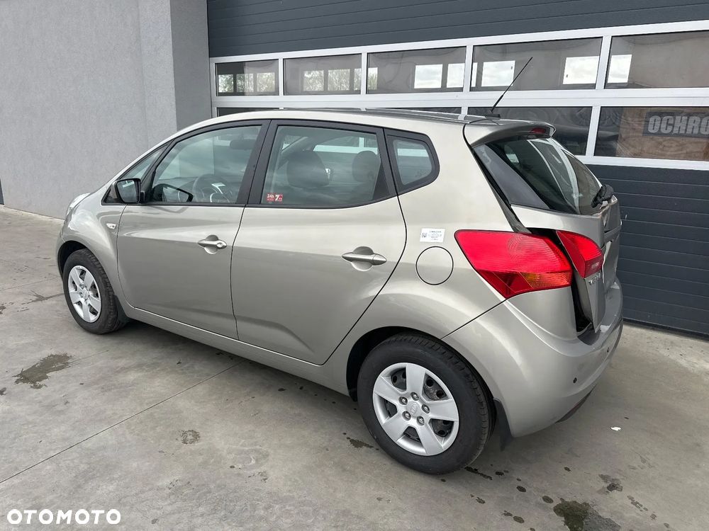 Kia Venga - 3