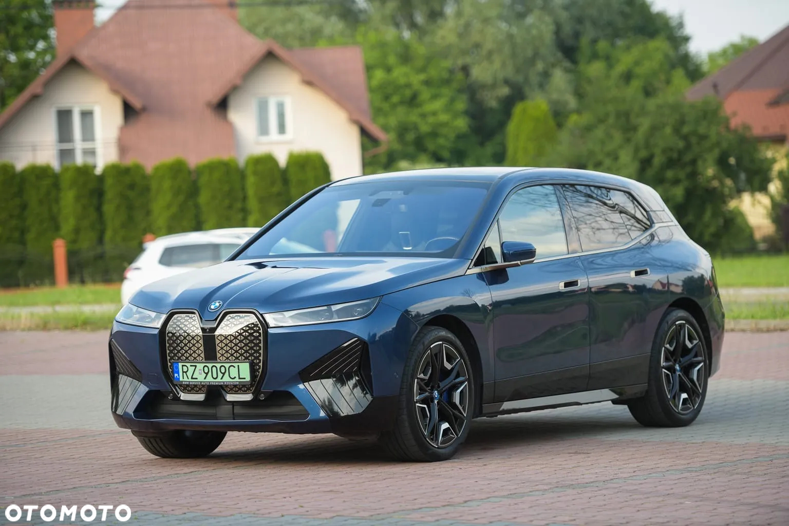 BMW iX - 24