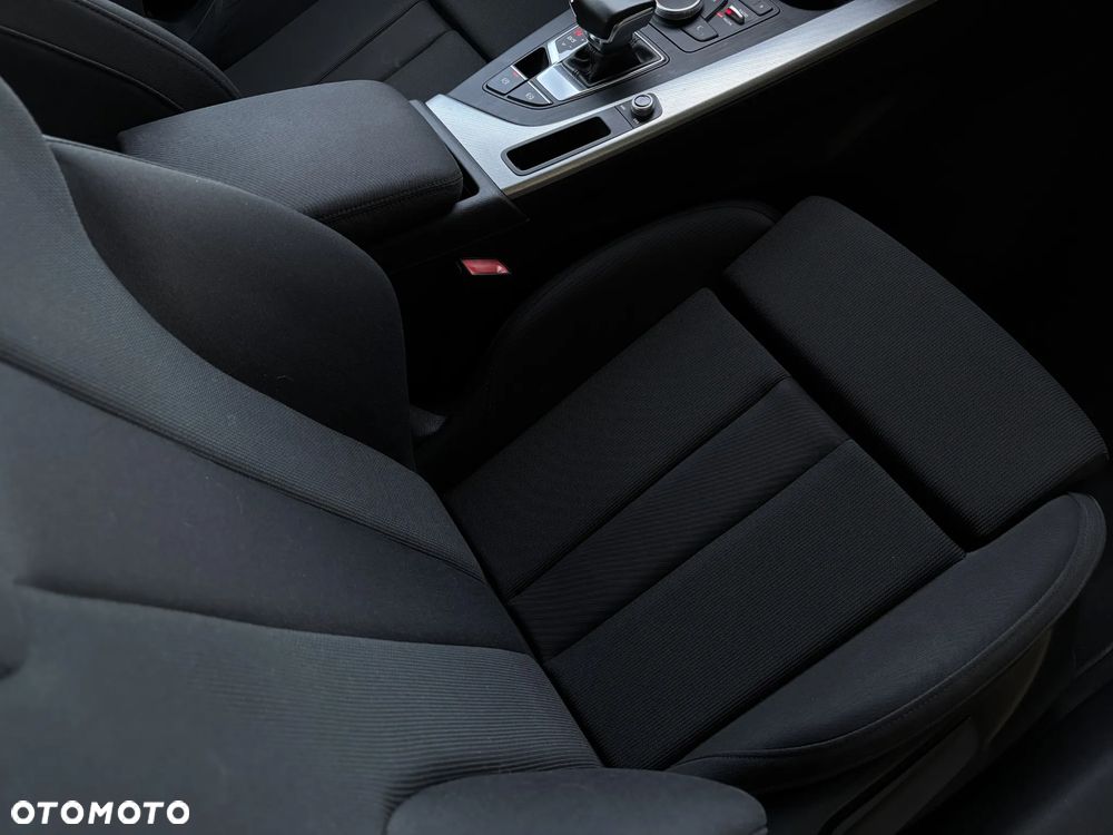 Audi A4 Avant 35 TFSI S tronic design - 25
