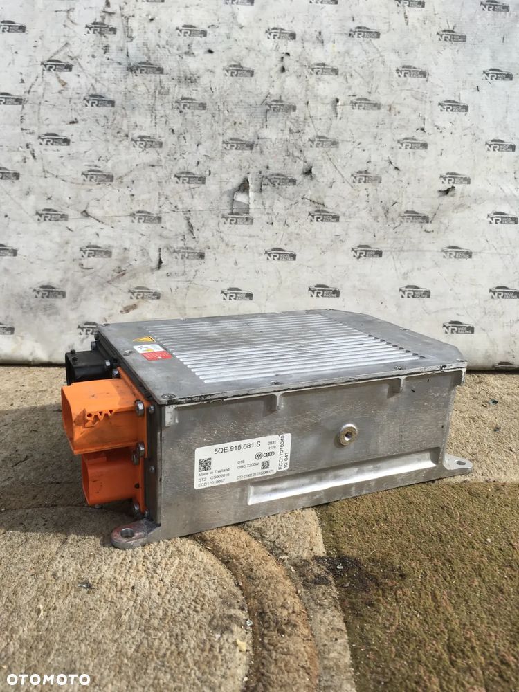 MODUŁ ŁADOWARKA AUDI A6 C8 A7 HYBRYDA 5QE915681S