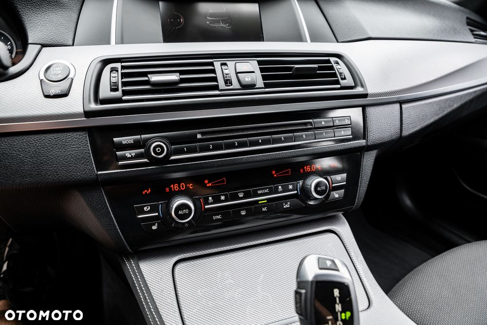 BMW Seria 5 520d Touring M Sport Edition - 35