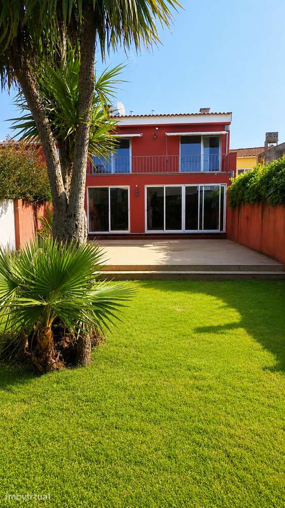 Moradia c/ Piscina e Jardim de 300 m² - Centro S. Mamede de Infesta - Grande imagem: 5/6