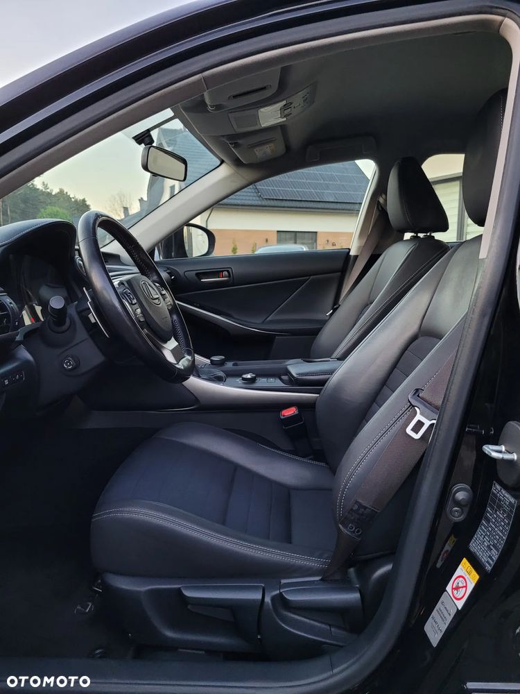Lexus IS 200t / 300 Black - 18