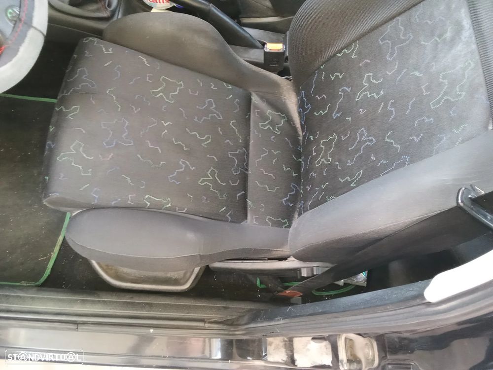 VW Golf 1.4 CL - 11