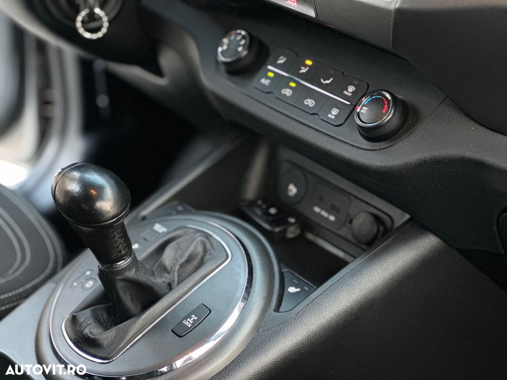 Kia Sportage 2.0 CRDI AWD Aut. Dream-Team Edition - 24