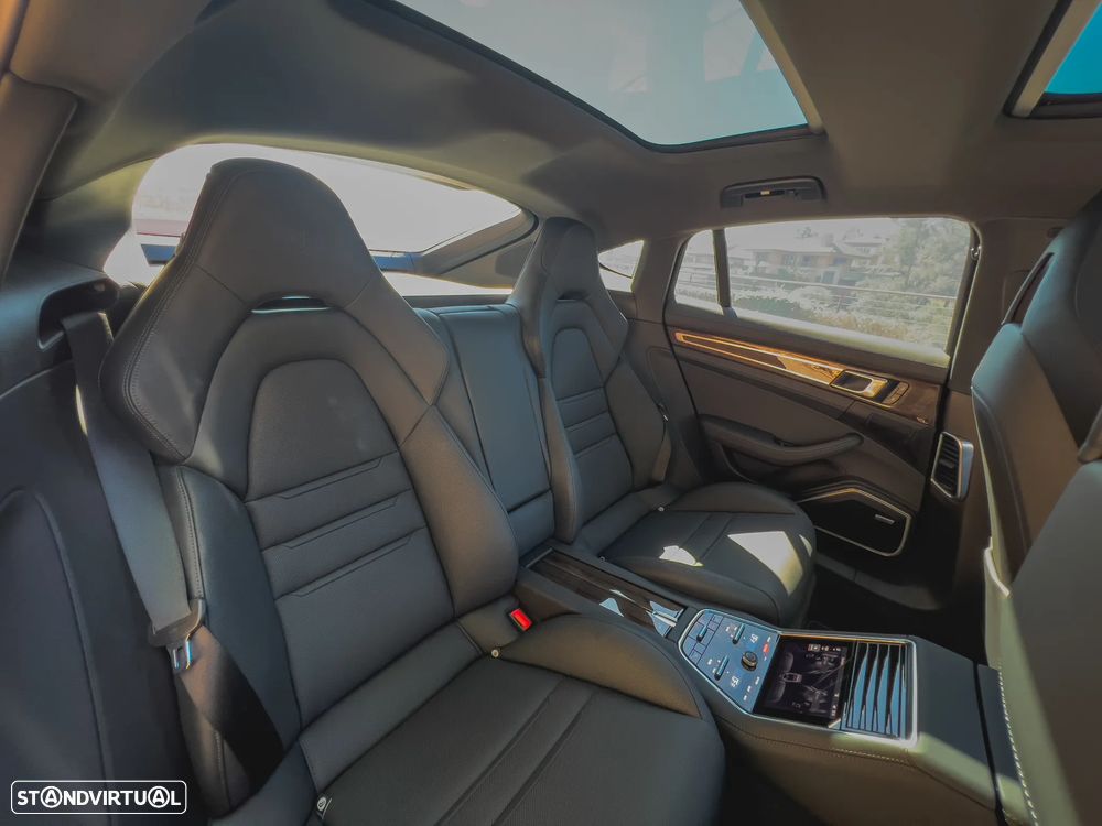 Porsche Panamera 4 E-Hybrid Platinum Edition com PDLS - 18