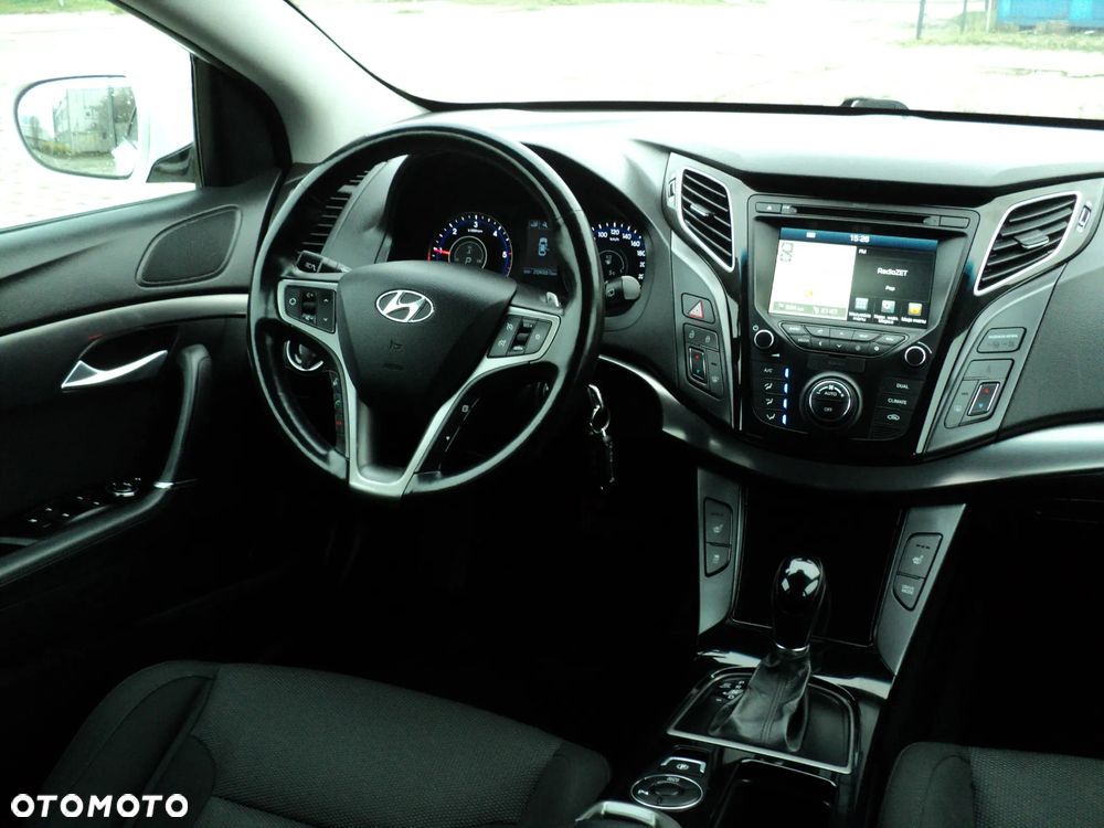 Hyundai i40 Kombi 1.7 CRDi DCT Premium - 18