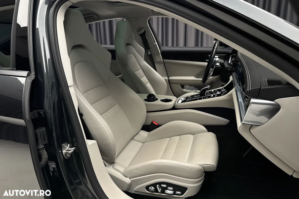 Porsche Panamera - 32