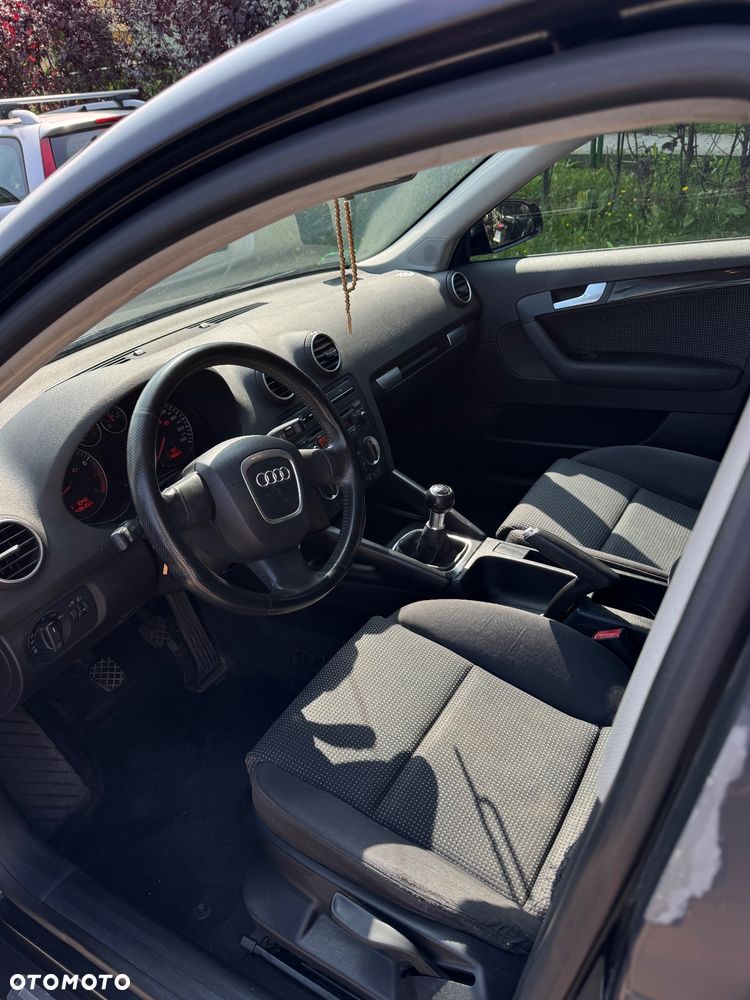 Audi A3 Sportback 1.6 FSI Ambiente - 16