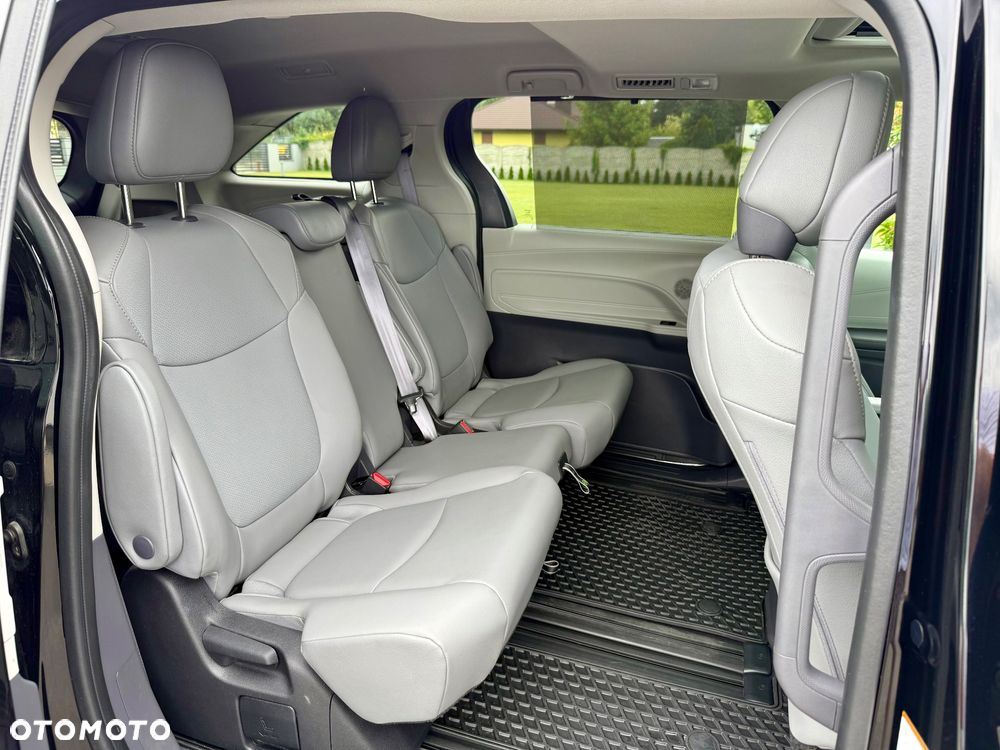Toyota Sienna - 22