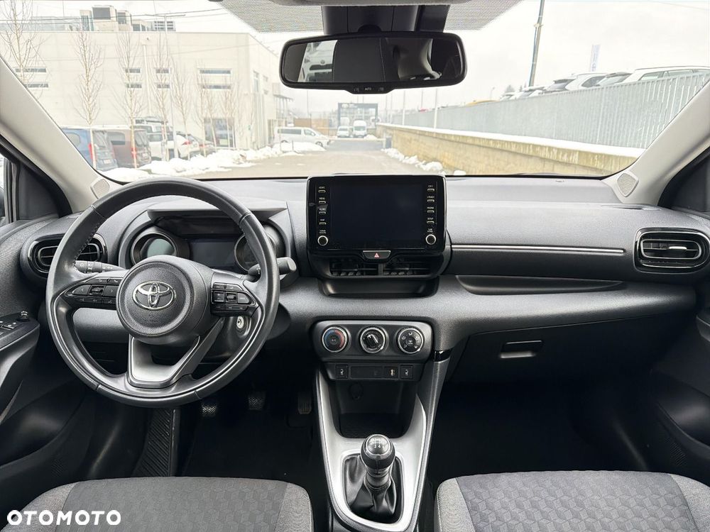 Toyota Yaris - 10